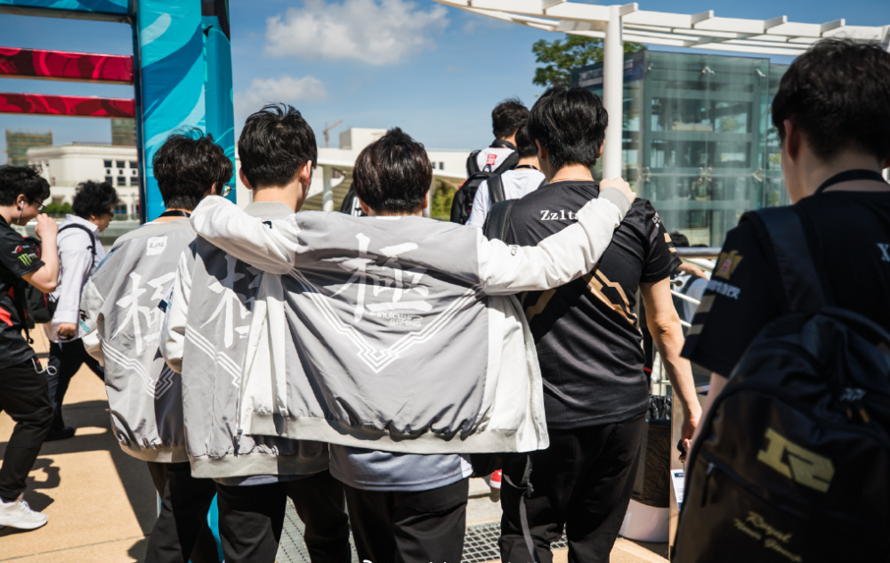 与老队友万坤mint双排前rng上单姿态豪取20连胜