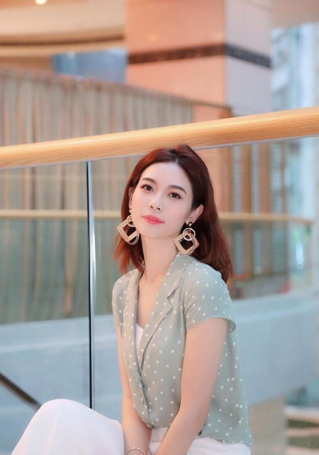 原创恭喜tvb花旦杨秀惠宣布产女却不见老公身影坦言当妈不容易