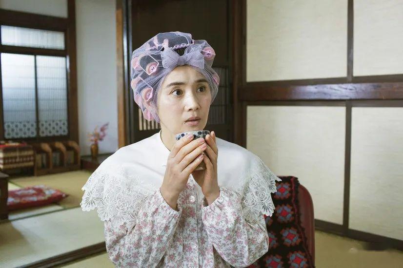 原创松重丰最新漫改剧今日的猫村小姐涂腮红演喵五郎大叔突然猫化