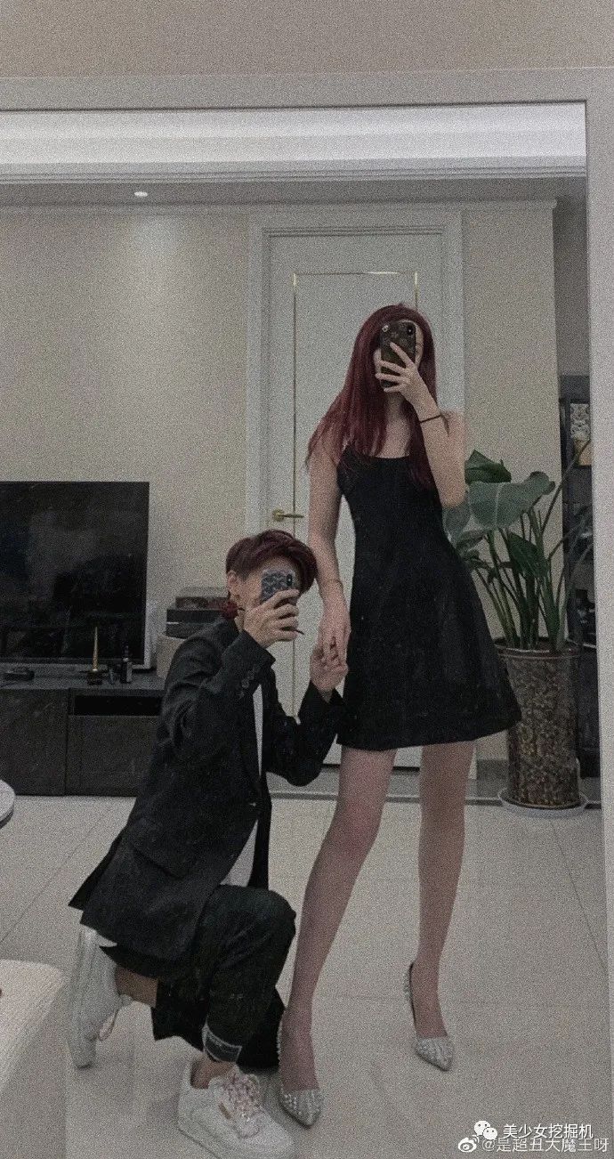 唐梓也在视频中对大魔王说过:不希望再叫她姐姐.