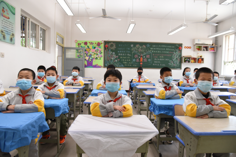 惠安小学"神兽回笼" 疫情下的严肃防控难掩学生返校的喜悦心情_校园