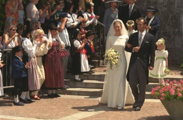 这个人均gdp15万的国家,却4万英镑就能租下来,还能享受国王待遇_列支