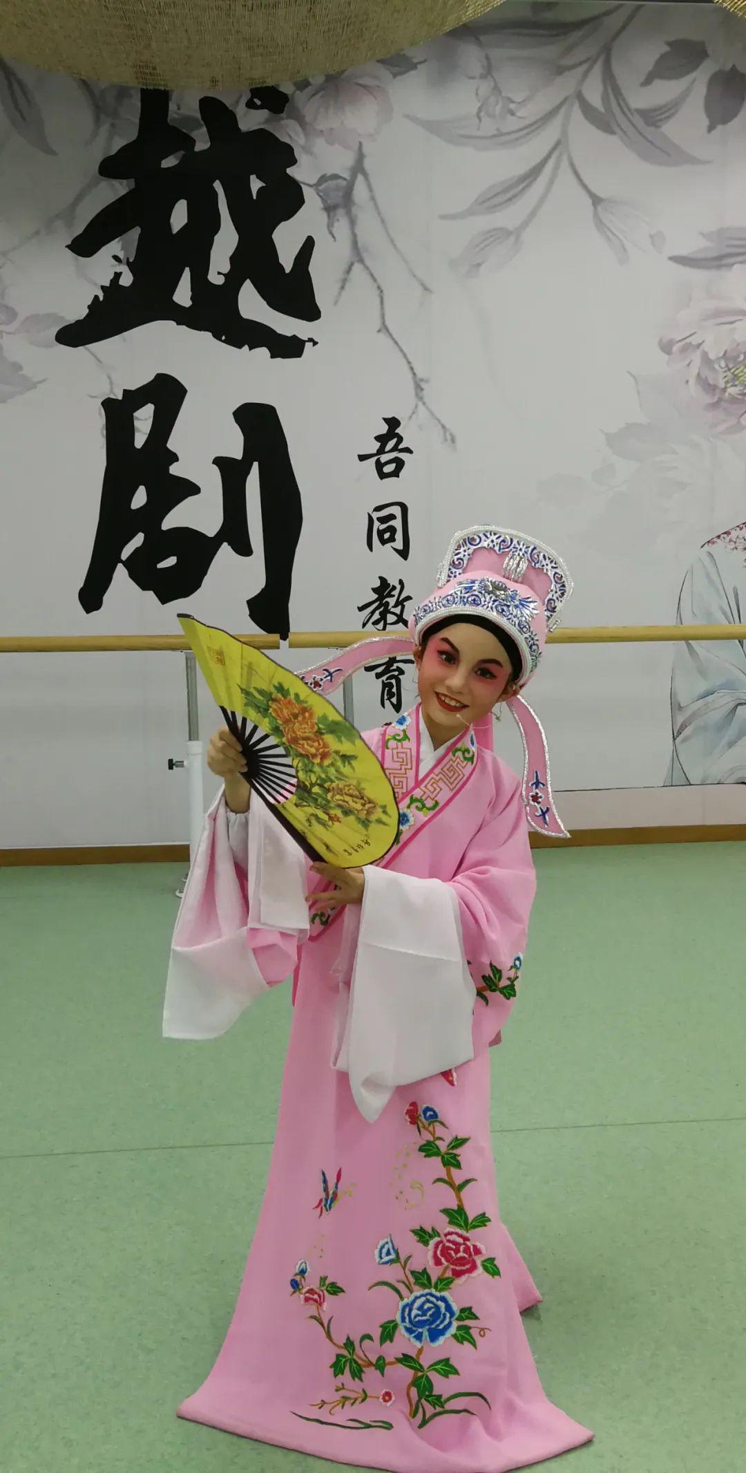 指导老师:陈昕其演唱:商依涵