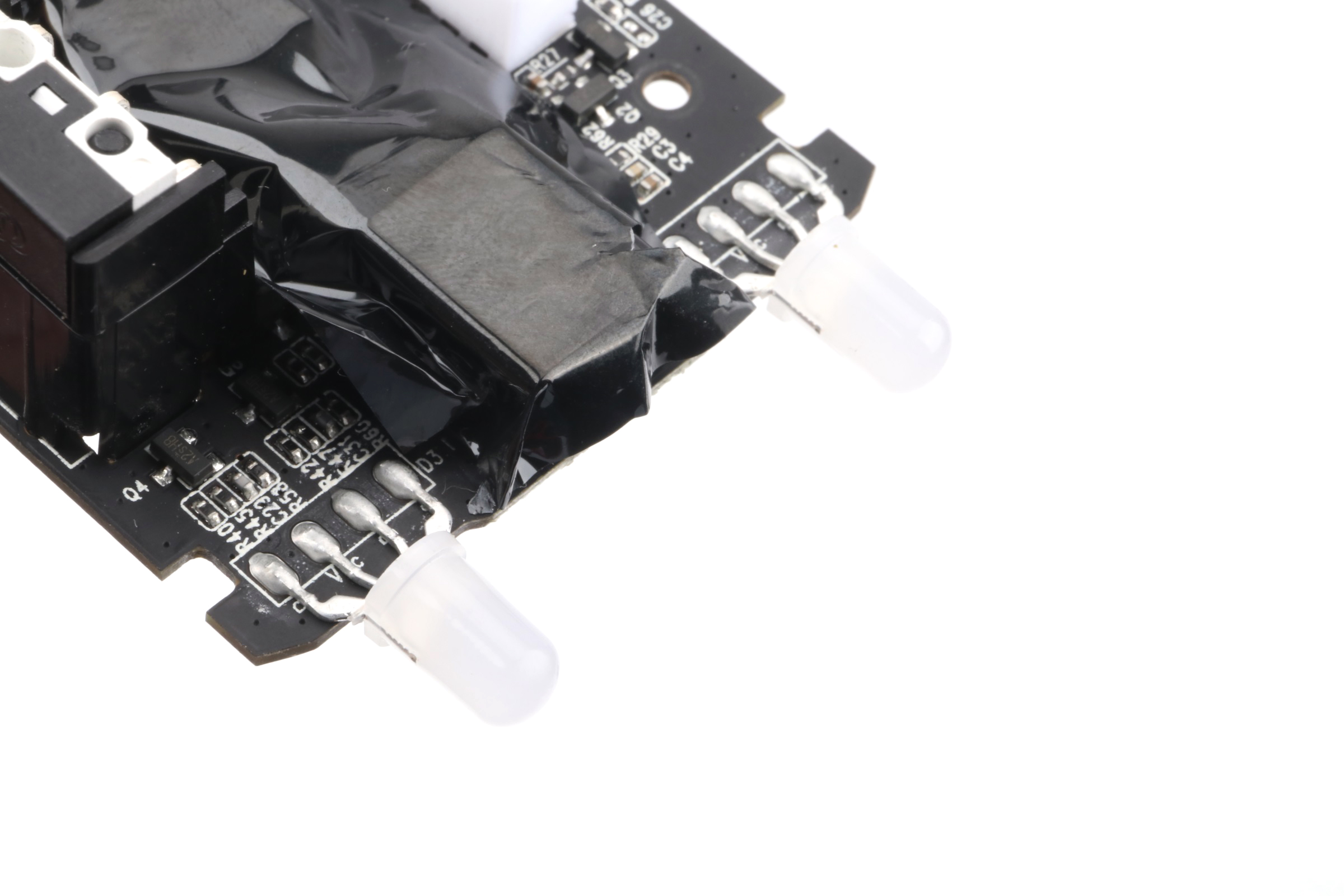 为控制成本,也是鼠标定位所限,毒蝰迷你版搭载的是一颗pmw3359传感器