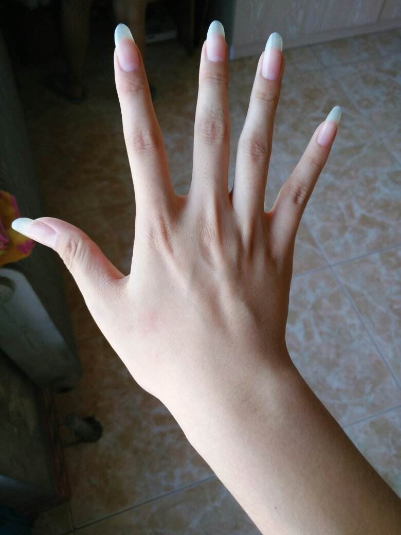 小指比拇指长这种手指特征的人他们的横财气要比正财气好,终身中能从