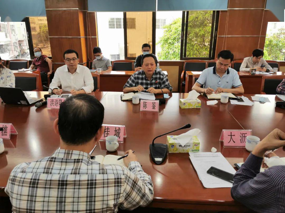 区市场监管局副局长陈鉴针对下一阶段广告监管工作强调了四点意见:1.