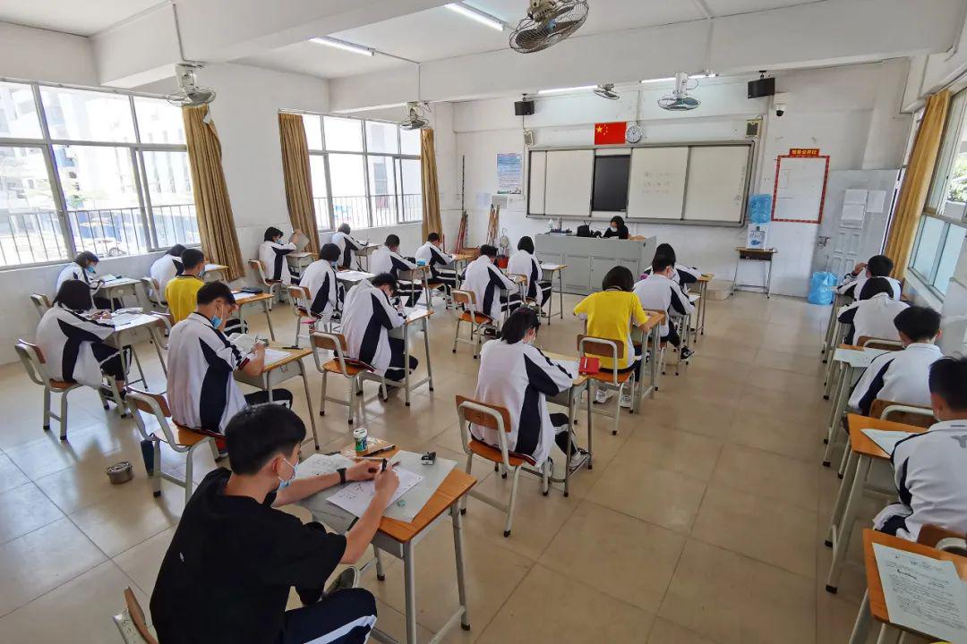目前,高要二中初三,高三年级学生已返校2087人.