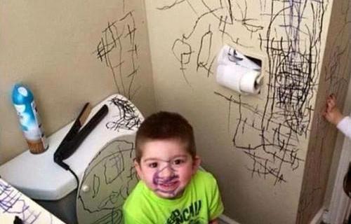 这句话一针见血地指出了"熊孩子"的背后,都有一个或两个"熊家长".