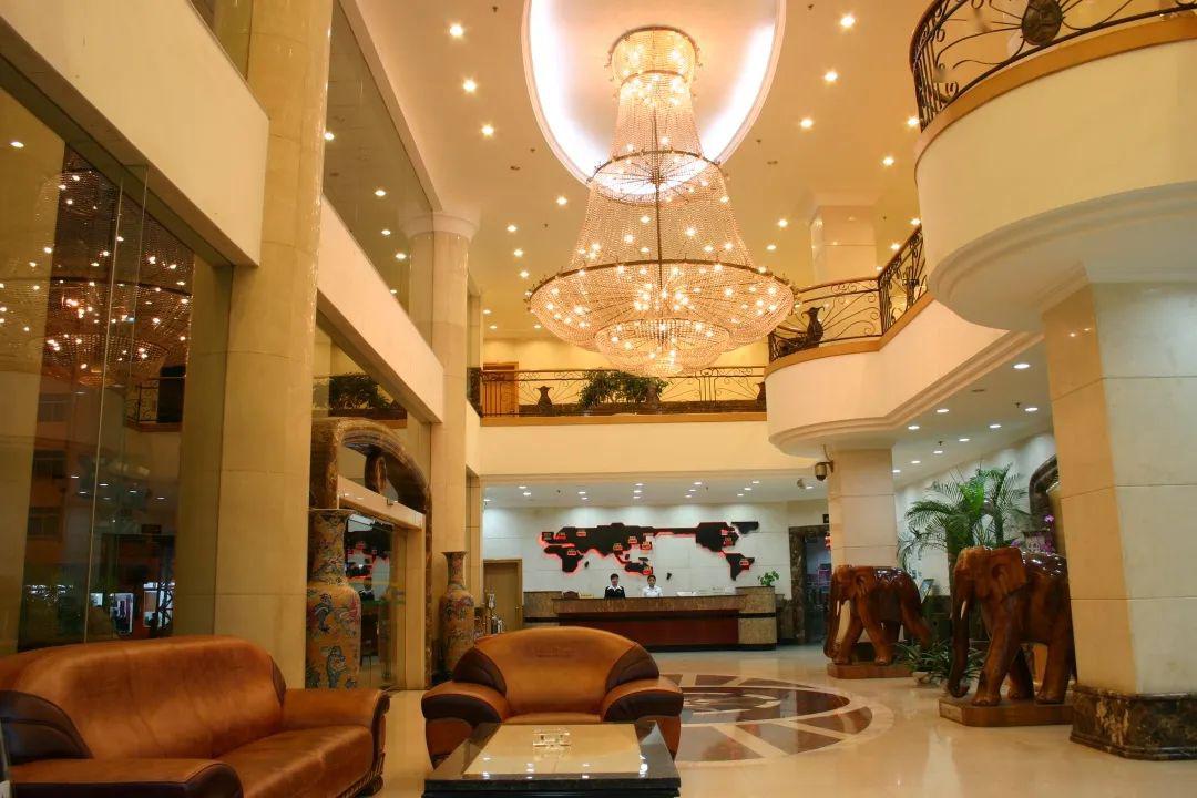 汇源路缘和宾馆地址:汇源路天逸酒店地址:鸡石高速石屏入口天恒酒店