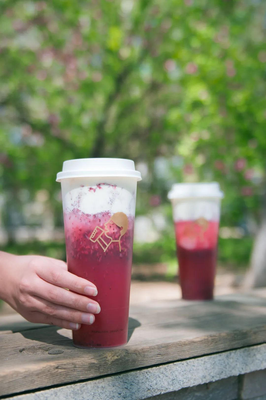 喜茶又双叒叕出新品巨巨巨多肉杨梅一口爆汁