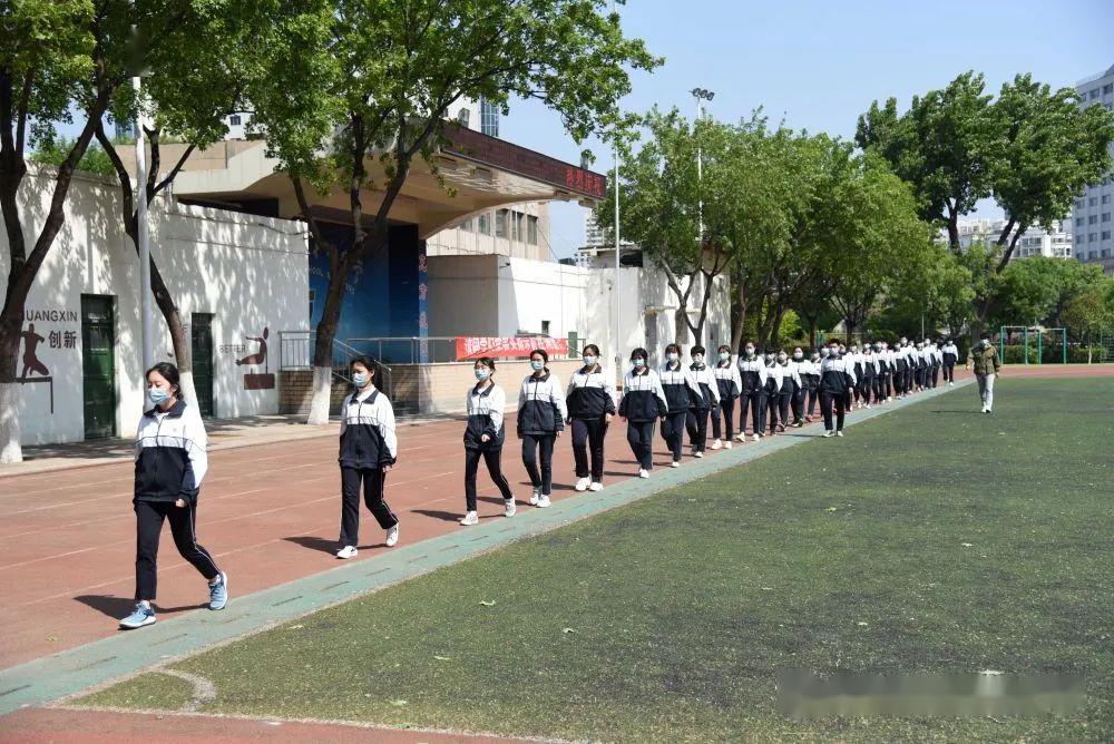 新华社点赞|济南九中体育课"舒缓"style