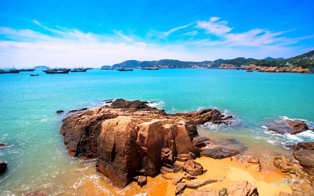 大玉湾沙滩地址:嵊山岛大玉湾和枸杞一桥紧邻的嵊山岛,沙滩看似不多