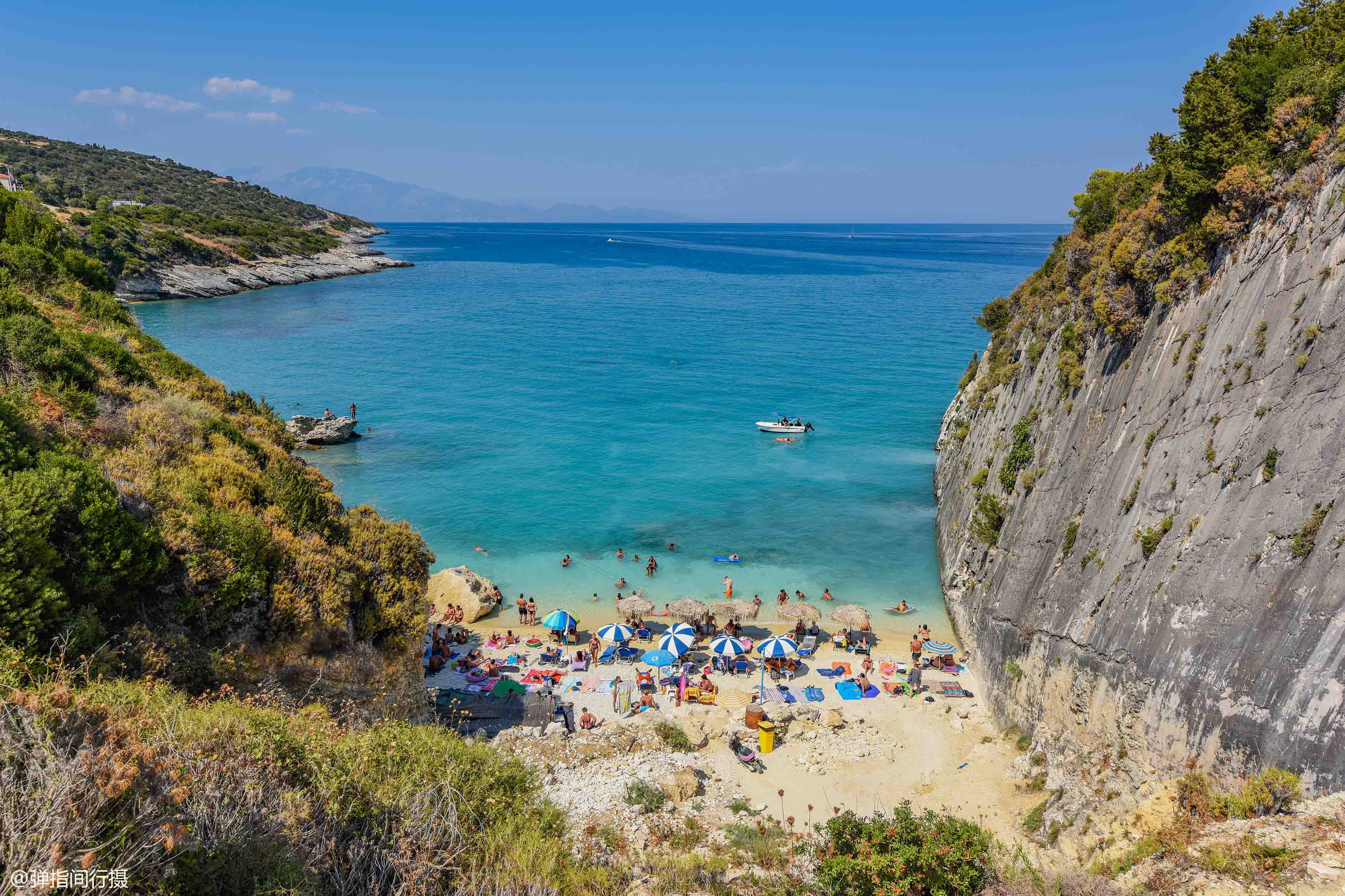 原创希腊奇特的海滩长仅10几米却游客扎堆原来海水暗藏玄机