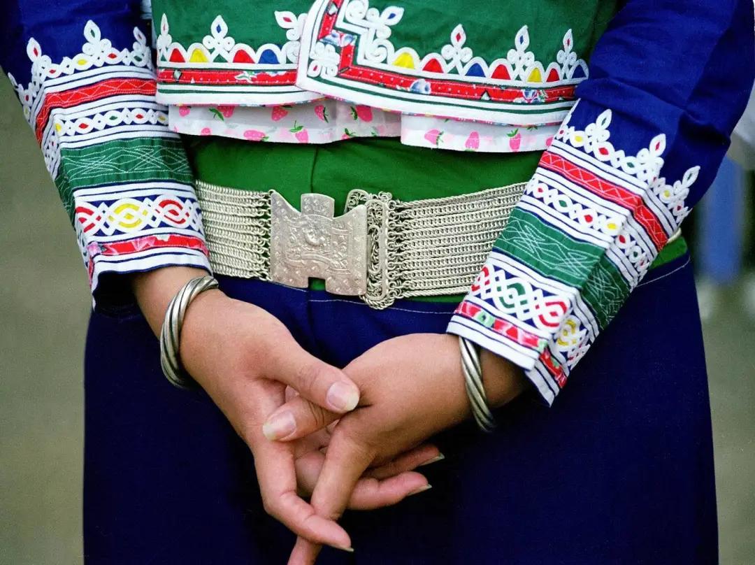 风情泉州|了解一下惠女腰间的银腰链_惠安