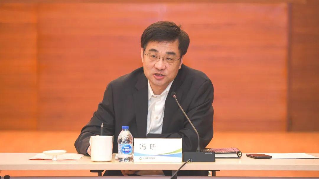 冯昕同志从疫情防控,复工复产和"三个敬畏"方面提出三点意见:一是要再