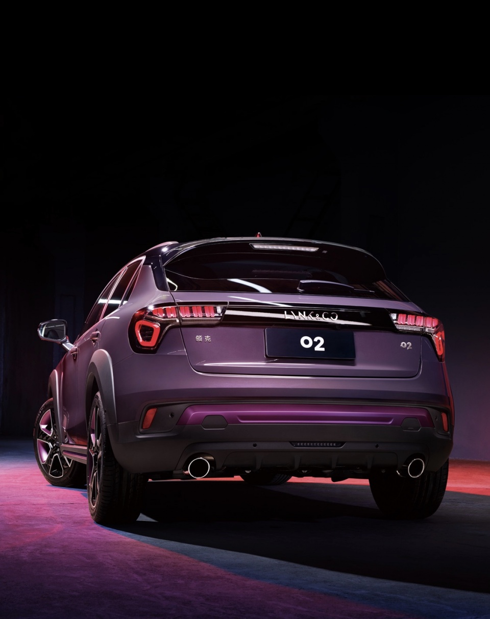 领克02高能紫我相信你一定爱这个颜值