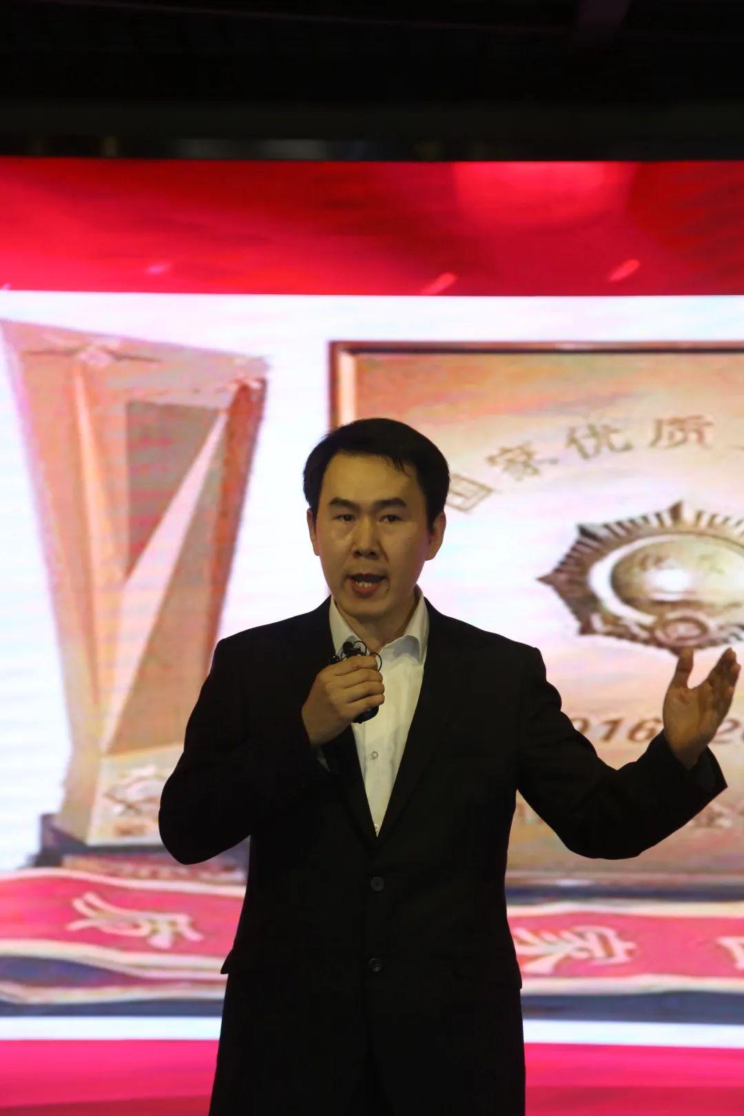 国际公司 黄威同时,通过评委投票还评出了最佳网络主播奖,最佳原创奖