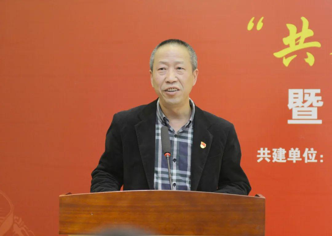 区党支部,龙阳居民区党支部现场进行结对帮扶签约;镇创全办主任王寅