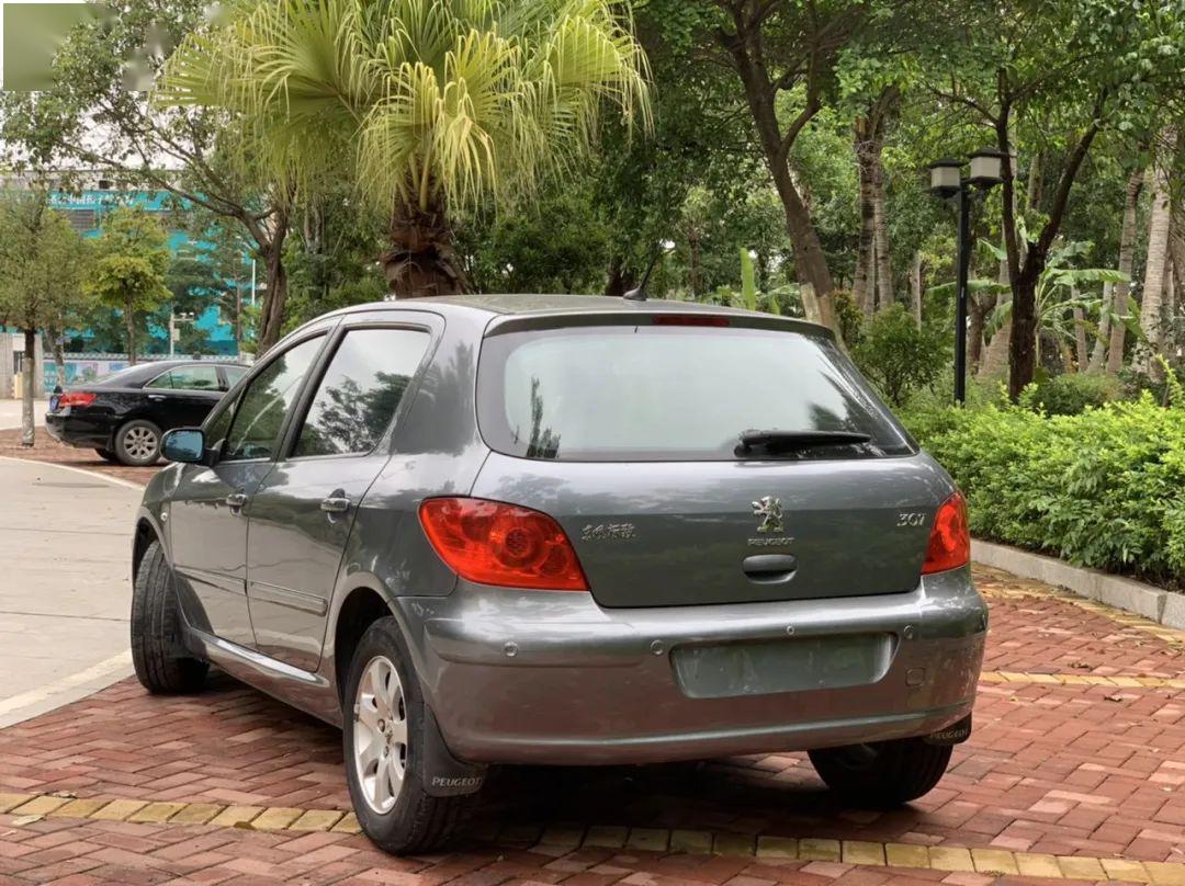 11年2月标致307 两厢1.