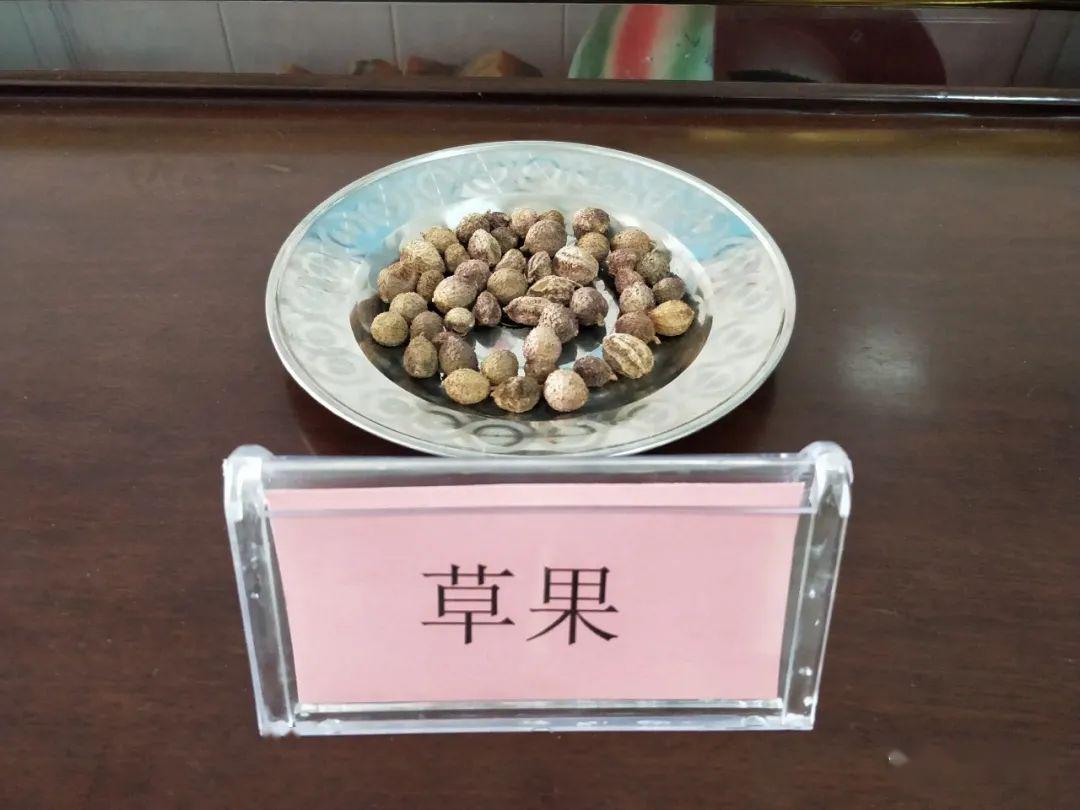 给孩子戴金钟罩灌云县中医院制防疫香囊助复学附配方