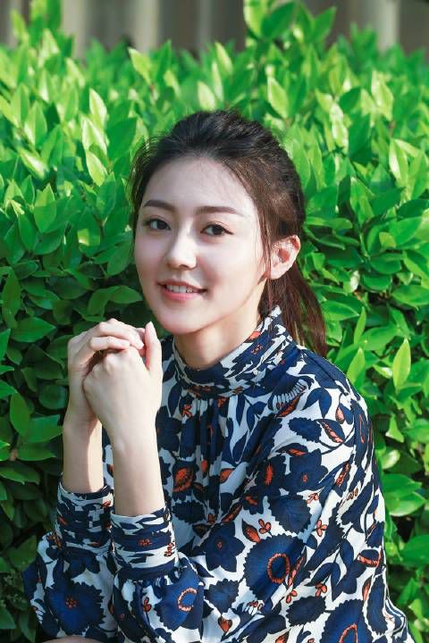 原创明星校花大比拼热巴最火陈都灵甜美只有她最招黑