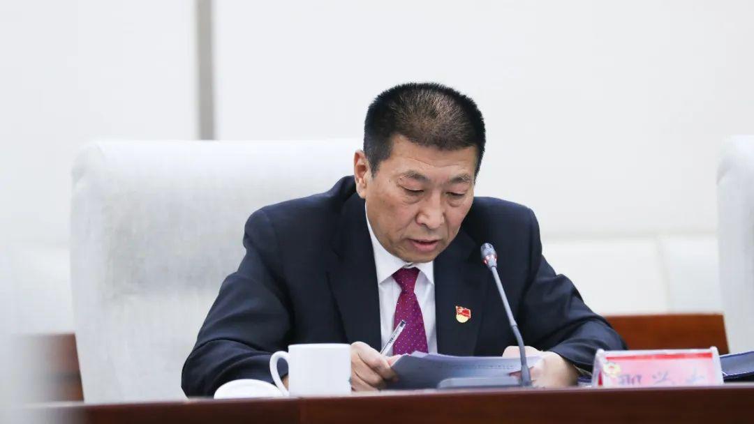 委员代表讨论王廷洪参加市政协七届五次会议委员代表讨论