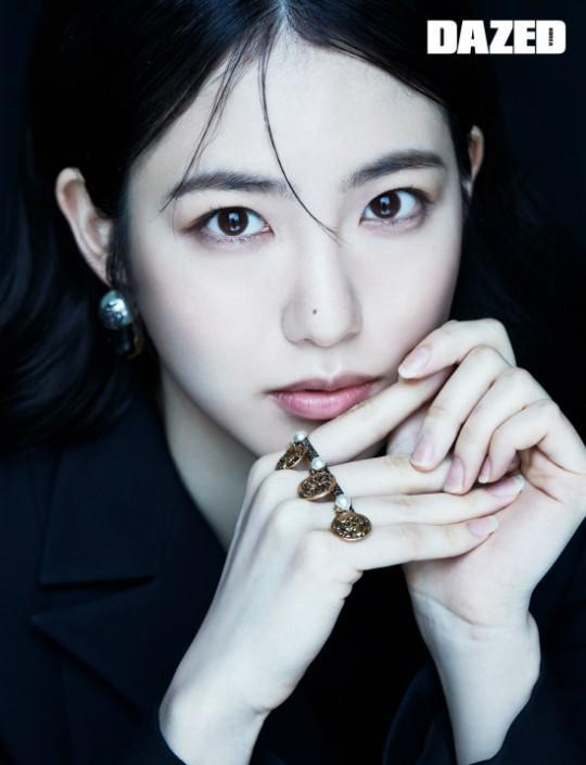 韩国女艺人辛睿恩最新杂志写真曝光