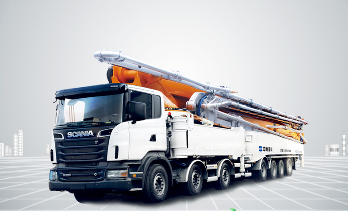 国产百米泵车一伸手轻松将混凝土送上30层楼