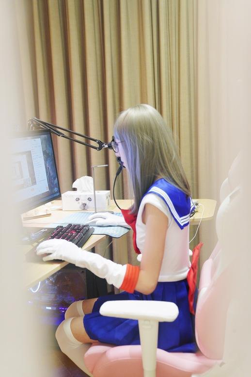 mlxg女装直播观众背影杀手有点好看