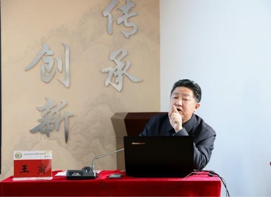 教学名师,云南省名中医王寅教授作了《研读中医经典 筑建临证思维》的