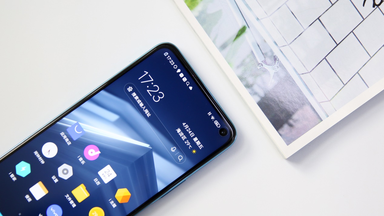 iqooneo3评测体验144hz竞速屏幕所带来的极致电竞体验