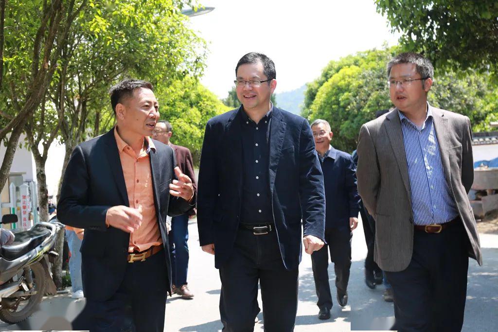 杭州市政府副秘书长马杭军赴寿昌镇开展助万企帮万户走访调研活动