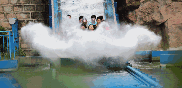 五一开启度假新模式摩天轮过山车激流勇进大摆锤