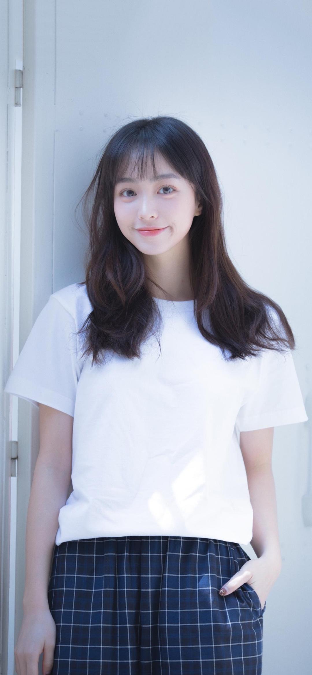 微 笑晨 风每个人都很孤独,在我们的一生中,遇到爱,遇到性都不稀罕