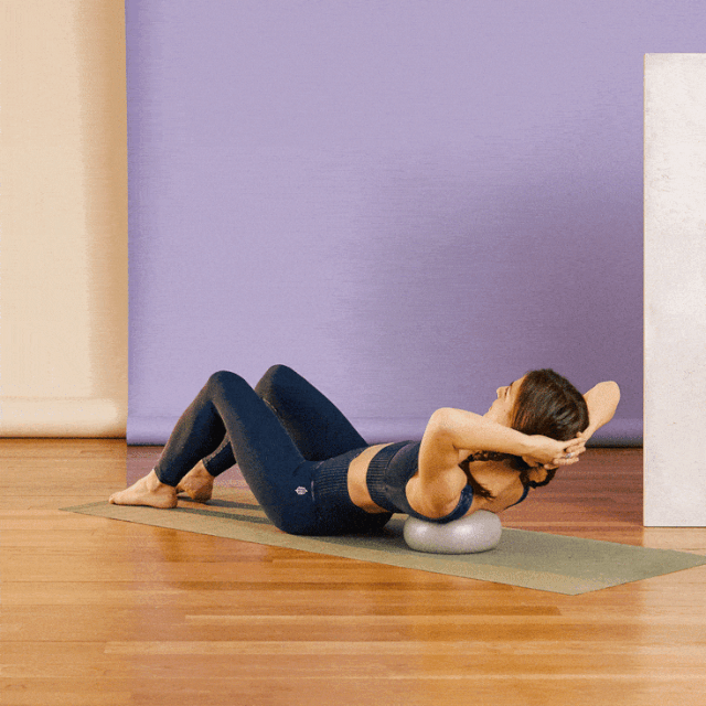 健康资讯利用普拉提球锻炼你的下腹肌