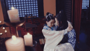 还有更敷衍的,亲亲都不给一个,躺倒镜头就开始模糊.怎么?
