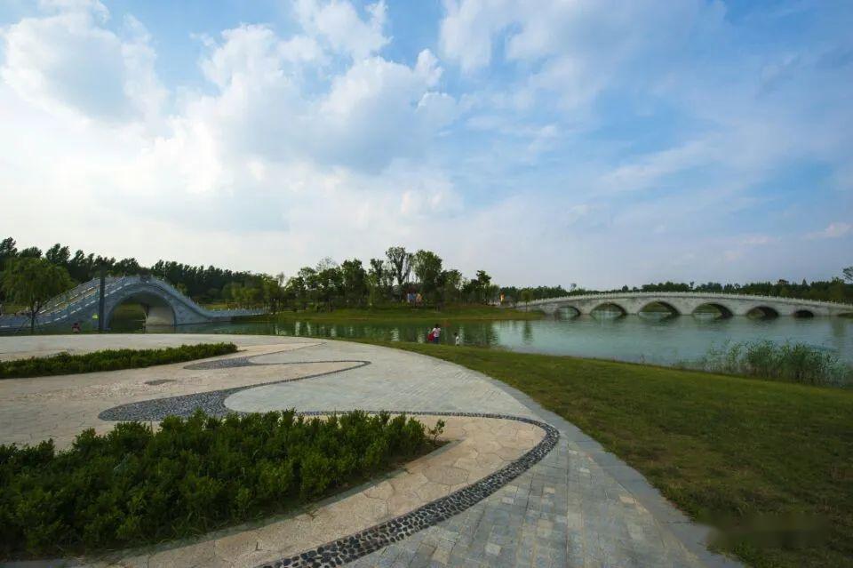 森林公園界首市森林公園位於東城街道大沈社區和王劉行政村以南,s308