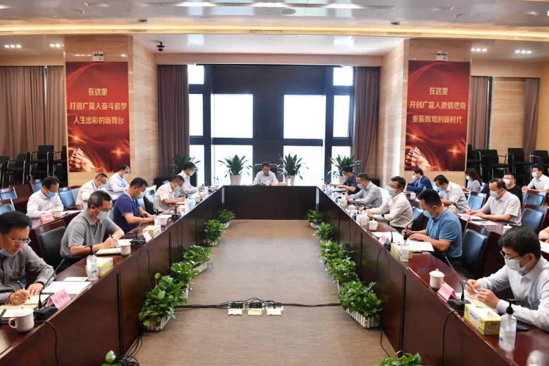 王绍乐在主持会议时强调:一是进一步做好宣传引导,确保退休人员思想