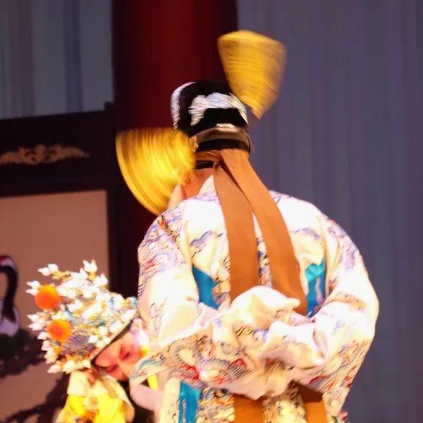 戏曲小课堂第四十八讲戏曲表演帽翅功