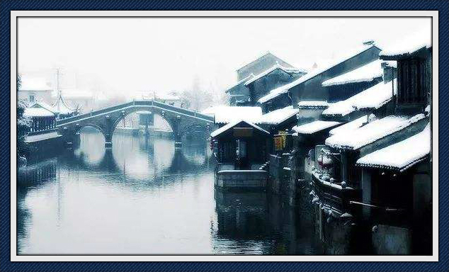 蓝桥春雪君归日,秦岭秋风我去时.每到驿亭先下马,循墙绕柱觅君诗.