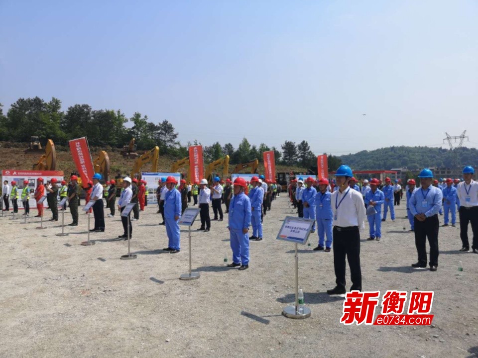 衡永高速東起衡陽市蒸湘區雨母山鎮雨母村接臨嶽高速公路,路線西經