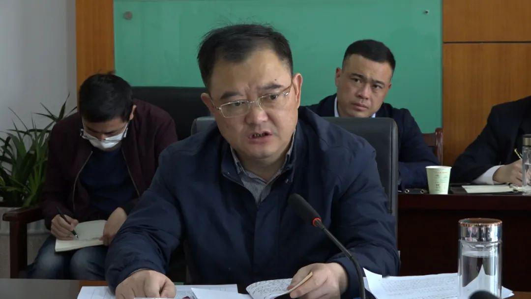 进贤钟益民主持召开全县招商引资工作调度会议