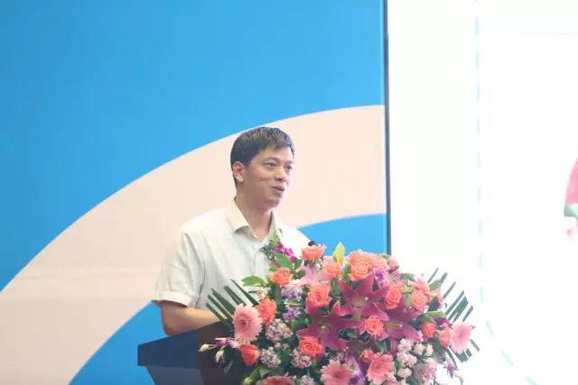 《文化产业理论专题》课堂的研究生陈同学,对陈波老师评价的关键词是