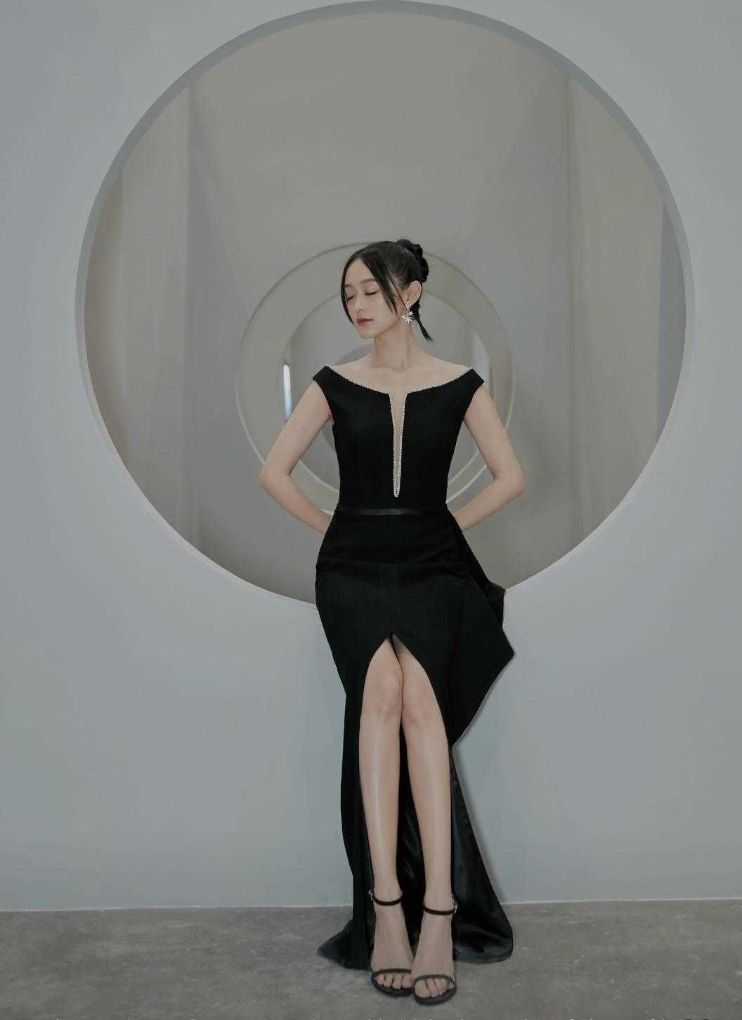 原创何泓姗时尚品味在线,夏日学她这样穿就对了,不光洋气还很甜美