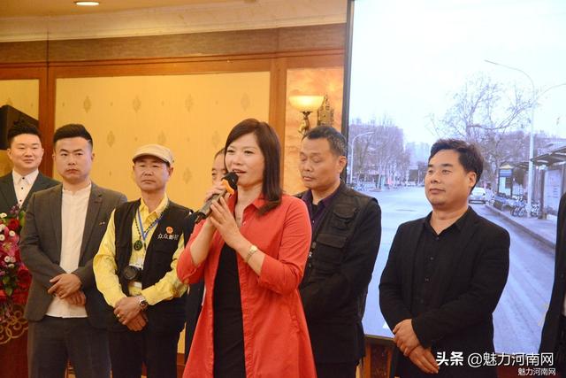 冠状病毒疫情蔓延期间,剧中白衣天使张艳红丈夫做了志愿者离开了家