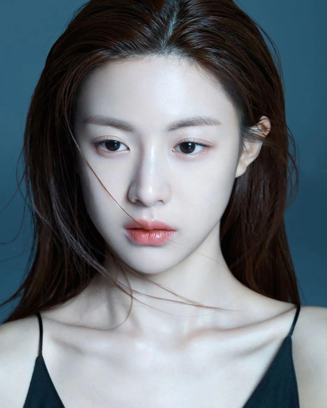 韩国摄影师镜头下的清冷美人