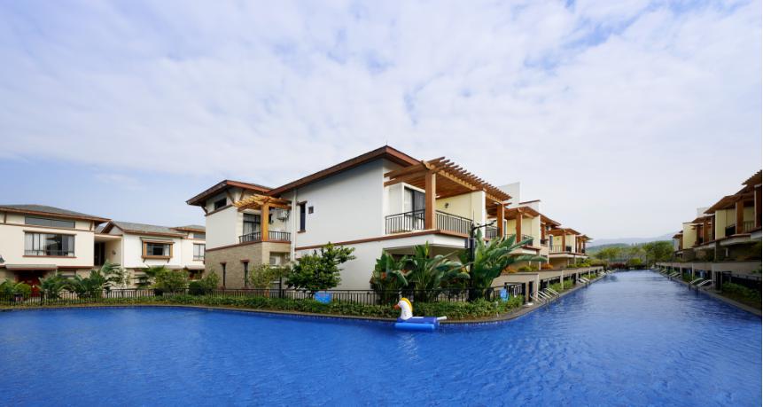 网红打卡地广东水上威尼斯英德宝墩湖湖山温泉度假村别墅双床房680元