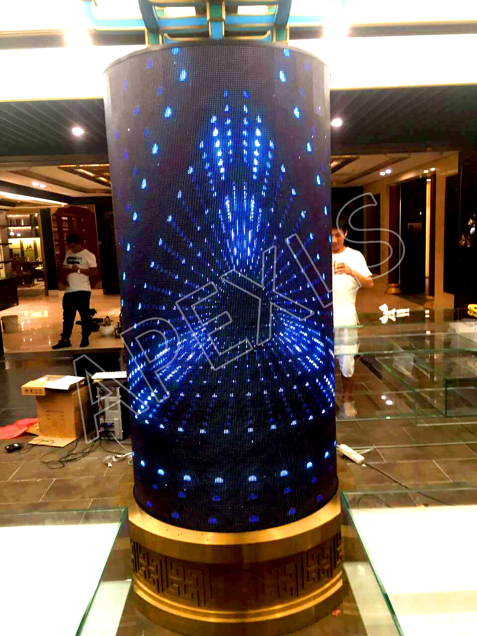 康硕展案例led圆柱屏增辉添彩耀萃华