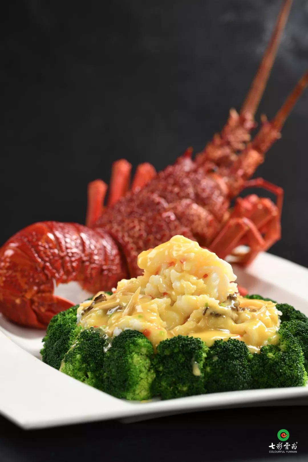 龙虾焗制虾质鲜美弹柔鲜活的澳洲大龙虾每只确保两到三斤左右