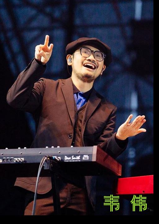 左图依次是:周天澈,杨春鹏右图依次是:顾忠山,韦伟,shii顾忠山,韦伟